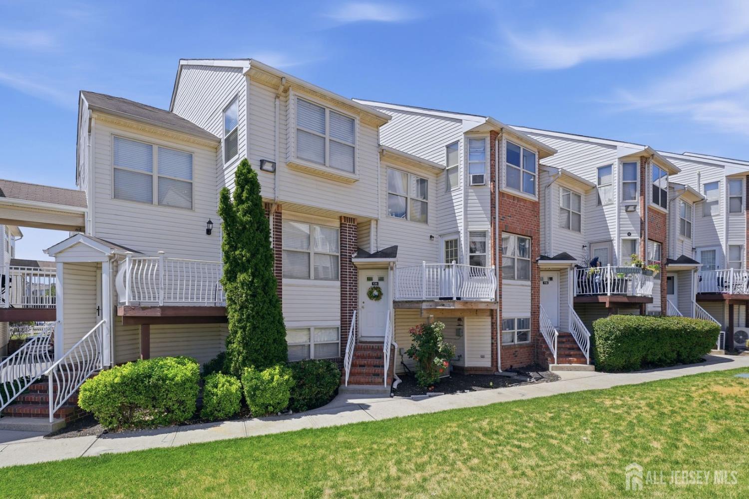 726 Harbortown Boulevard
