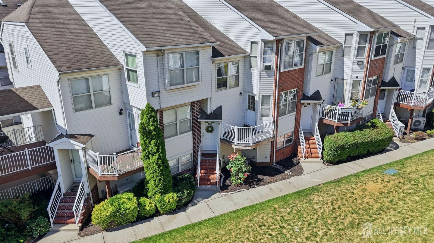 726 Harbortown Boulevard
