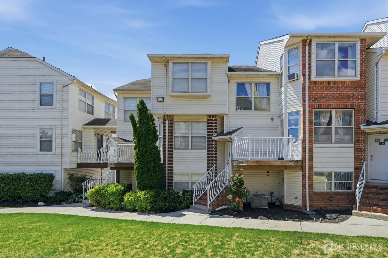 726 Harbortown Boulevard