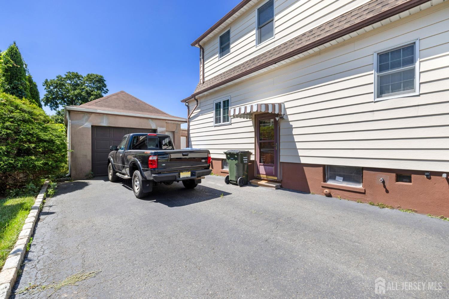12 Linden Street