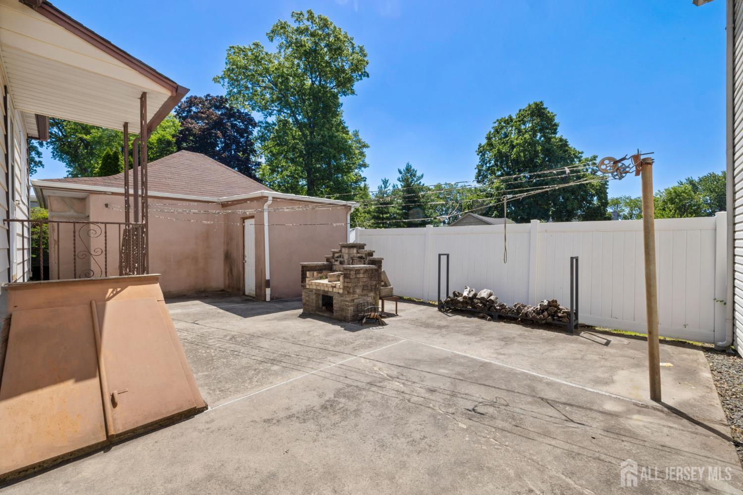12 Linden Street