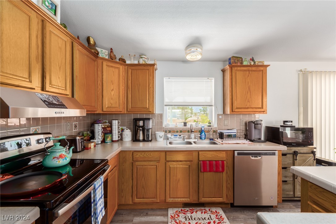3331 Maple Road