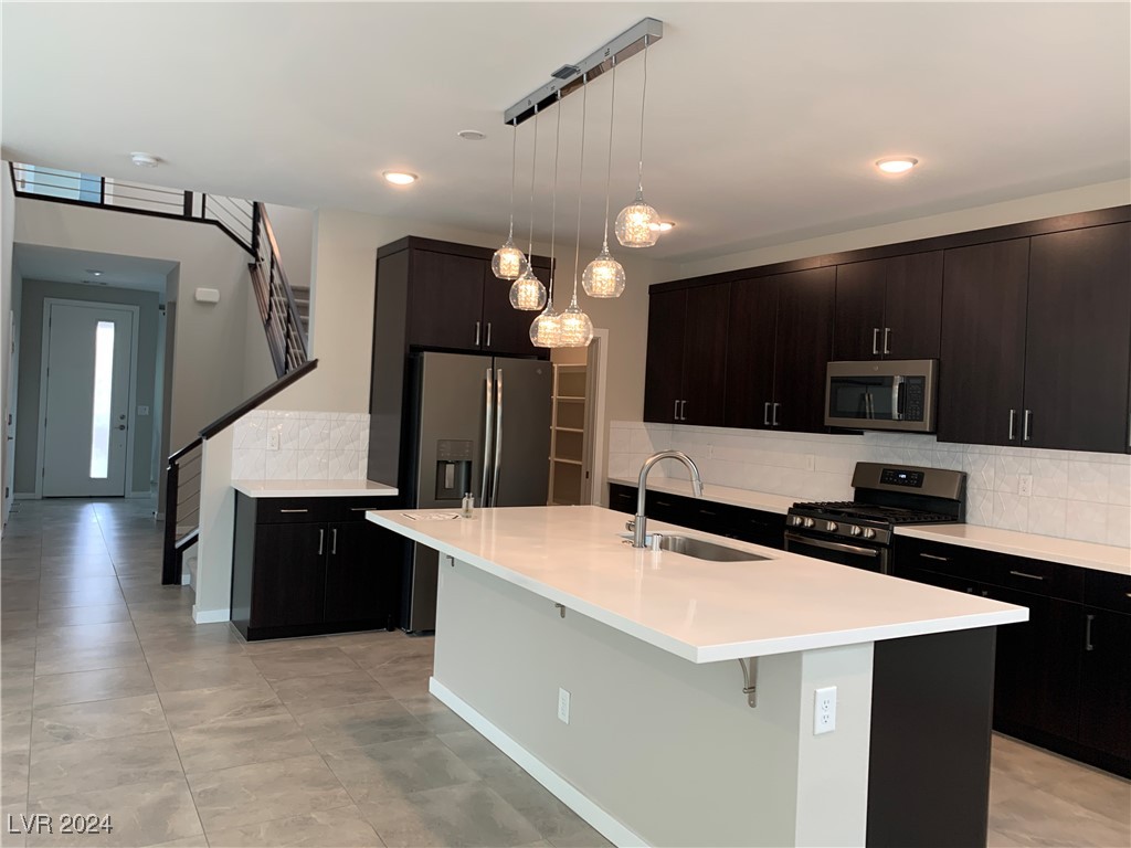 537 Ruby Mesa Avenue