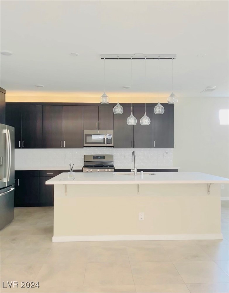 537 Ruby Mesa Avenue