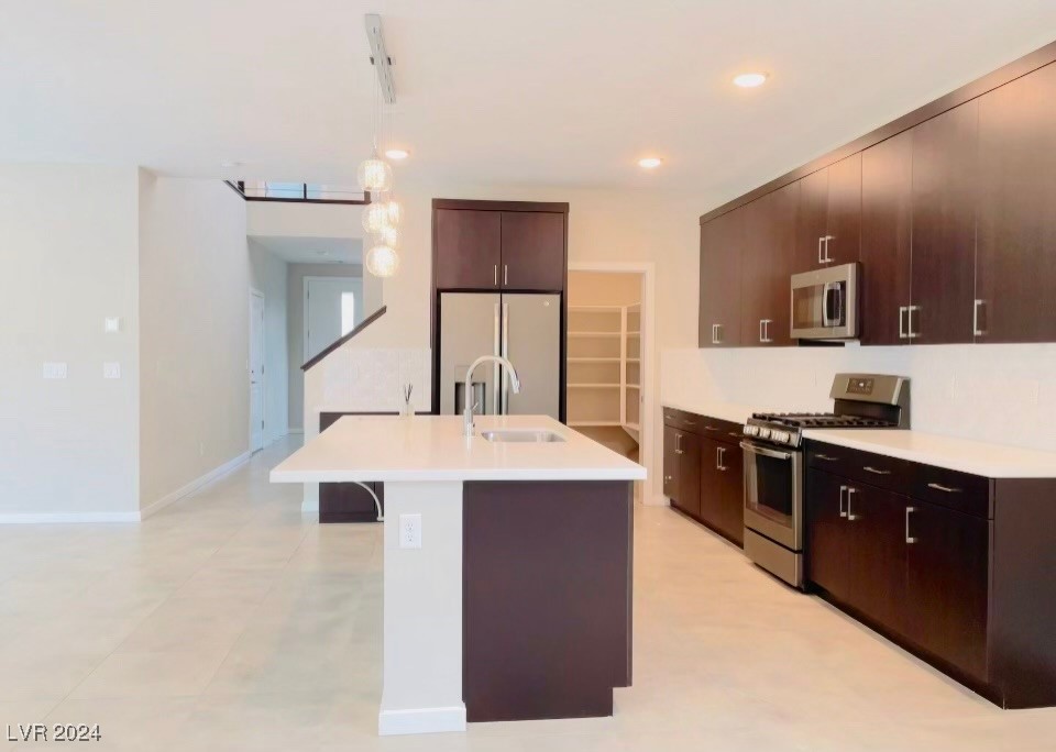 537 Ruby Mesa Avenue