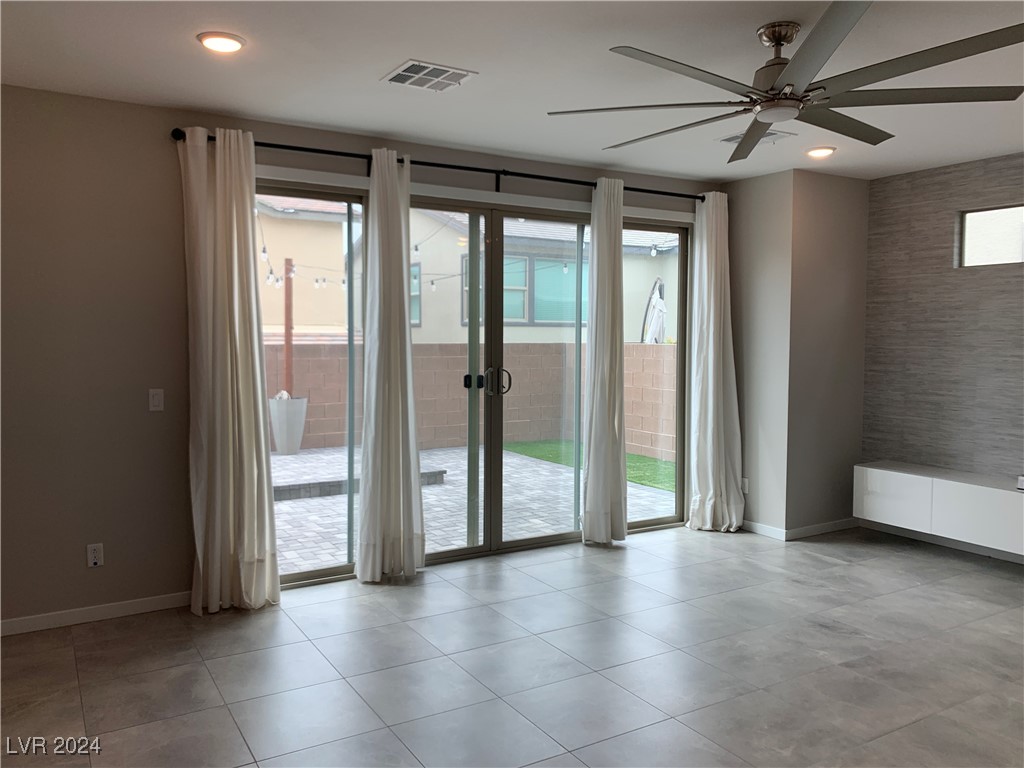 537 Ruby Mesa Avenue