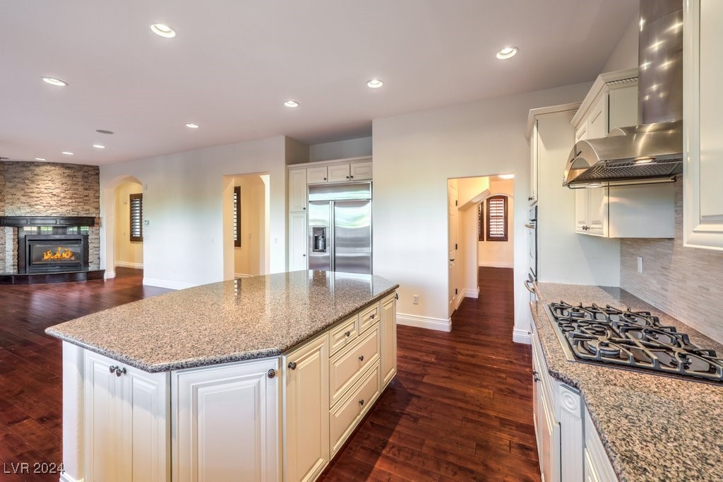 200 Villa Borghese Street