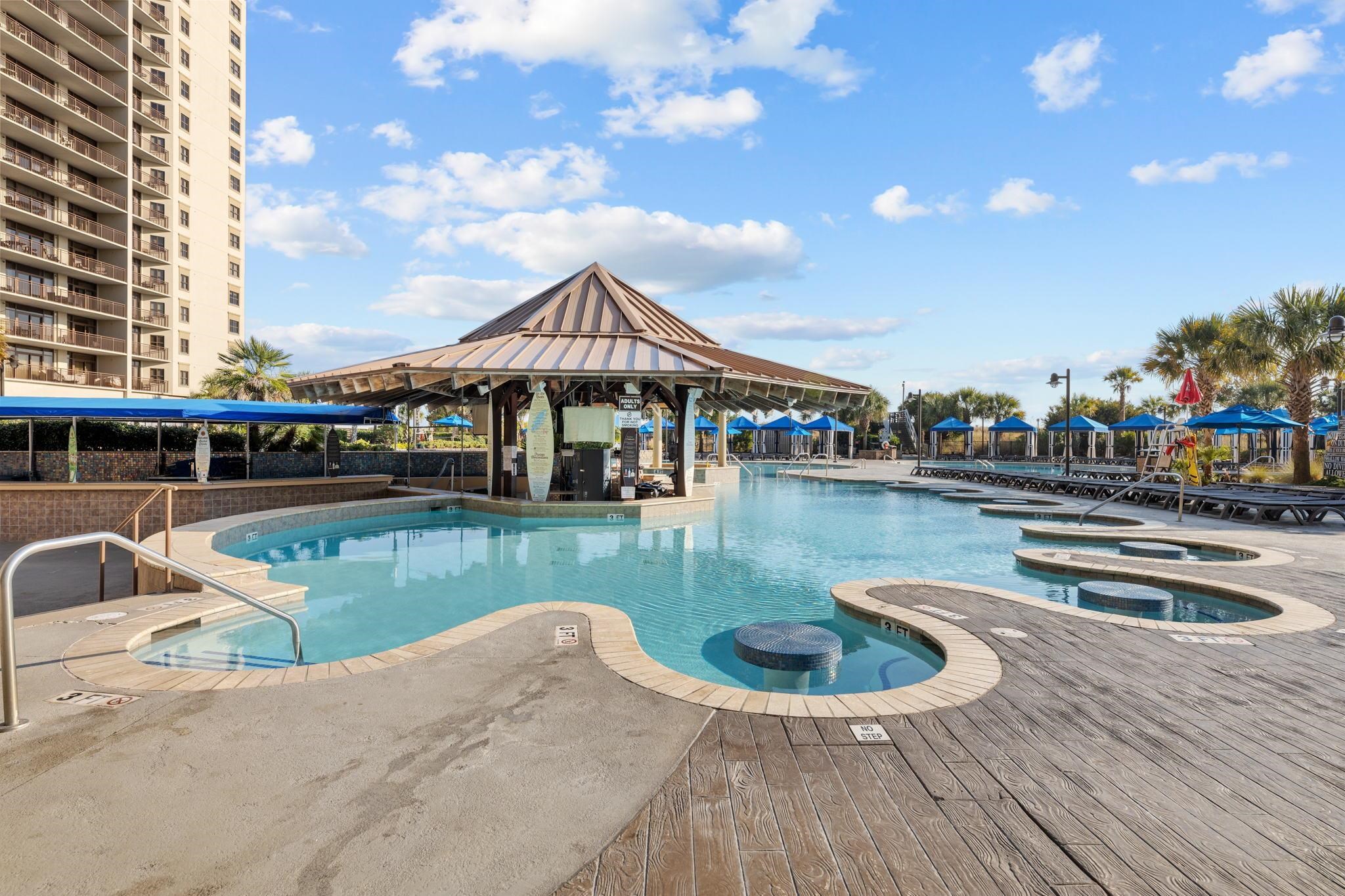 820 Madiera Dr. Unit: 14