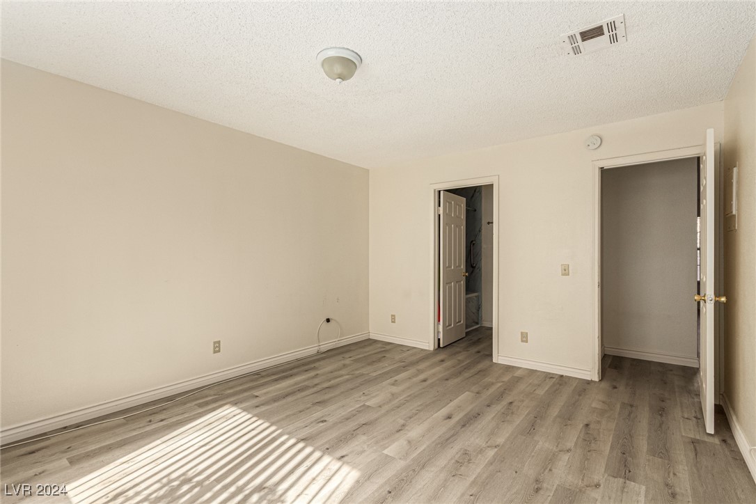 5576 West Rochelle Avenue 33A