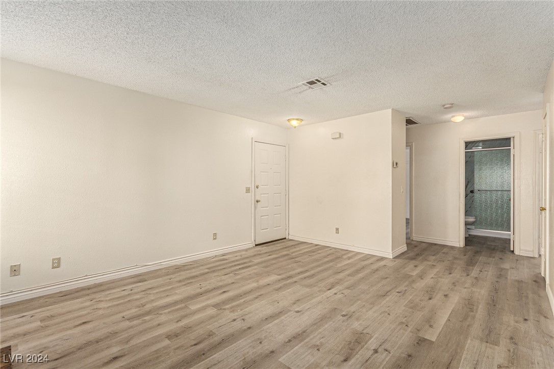 5576 West Rochelle Avenue 33A