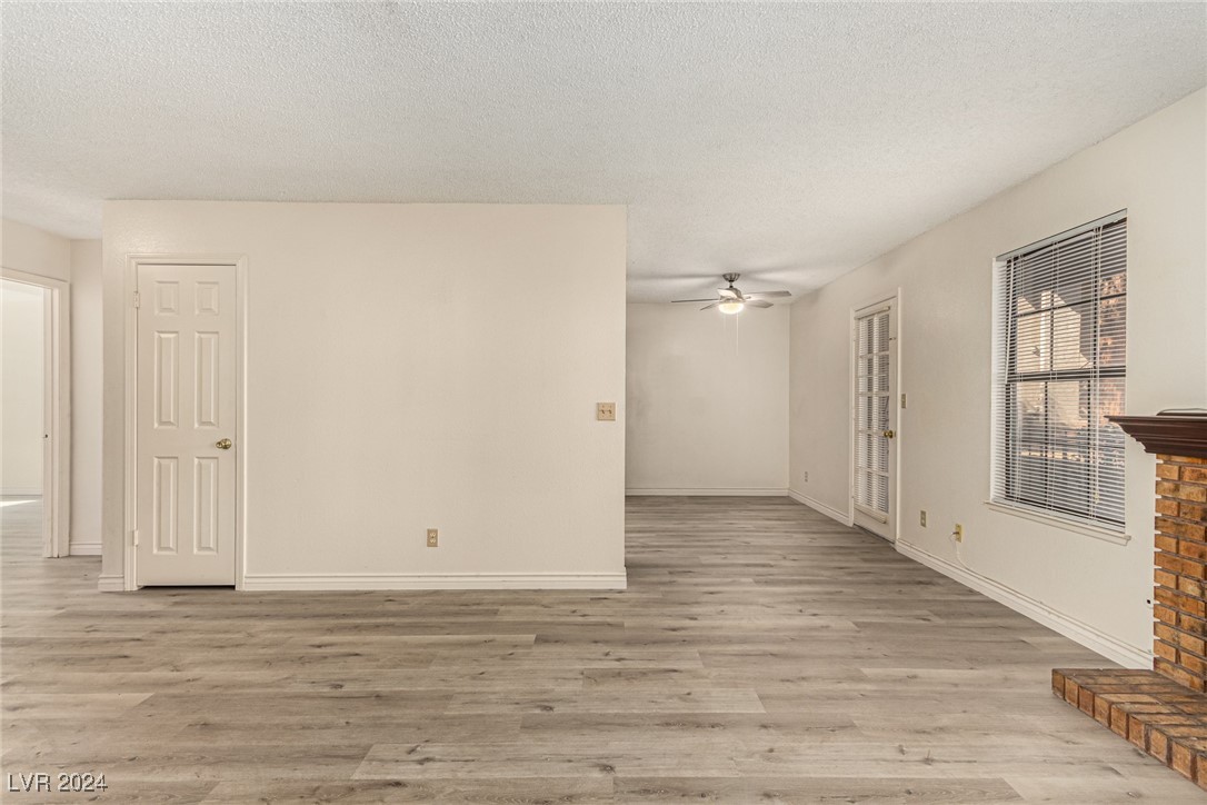 5576 West Rochelle Avenue 33A