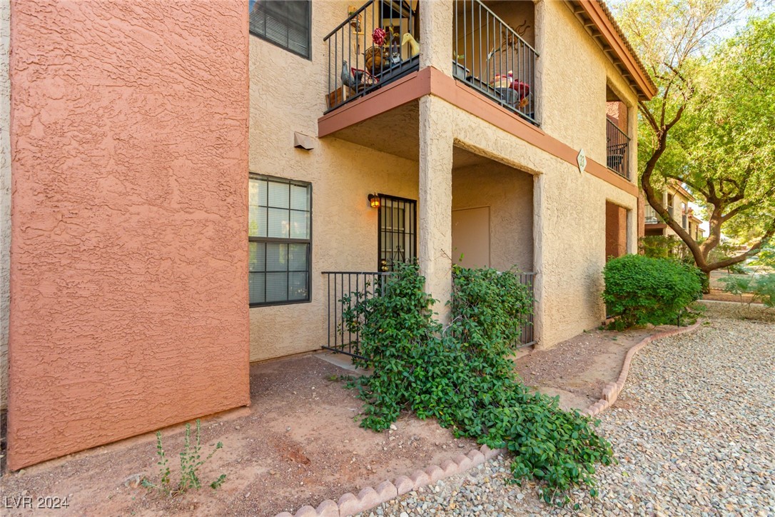 5576 West Rochelle Avenue 33A