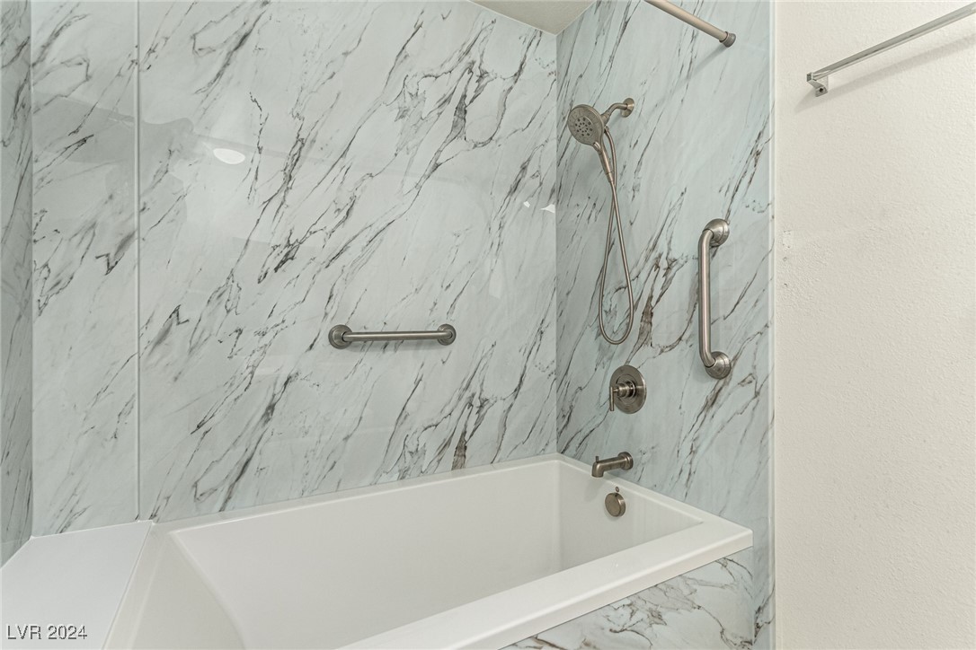 5576 West Rochelle Avenue 33A