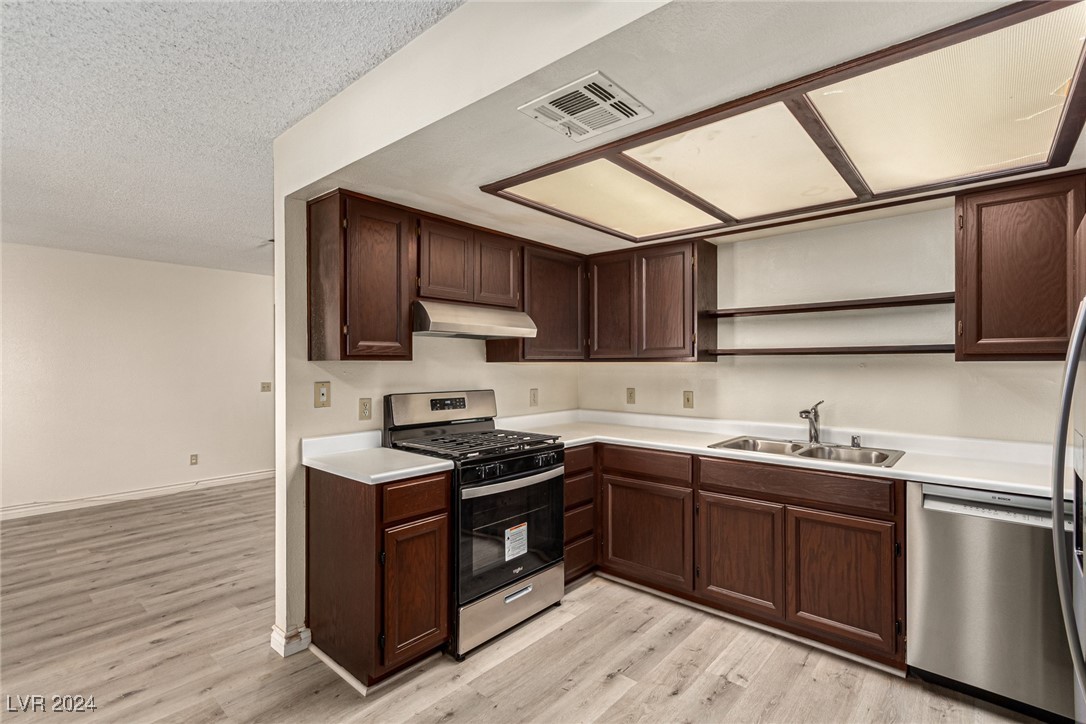 5576 West Rochelle Avenue 33A