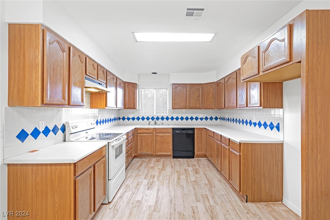 2466 Tournament Street