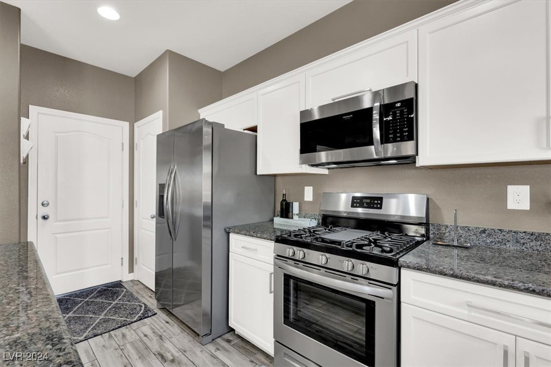 10542 Angels Rest Avenue