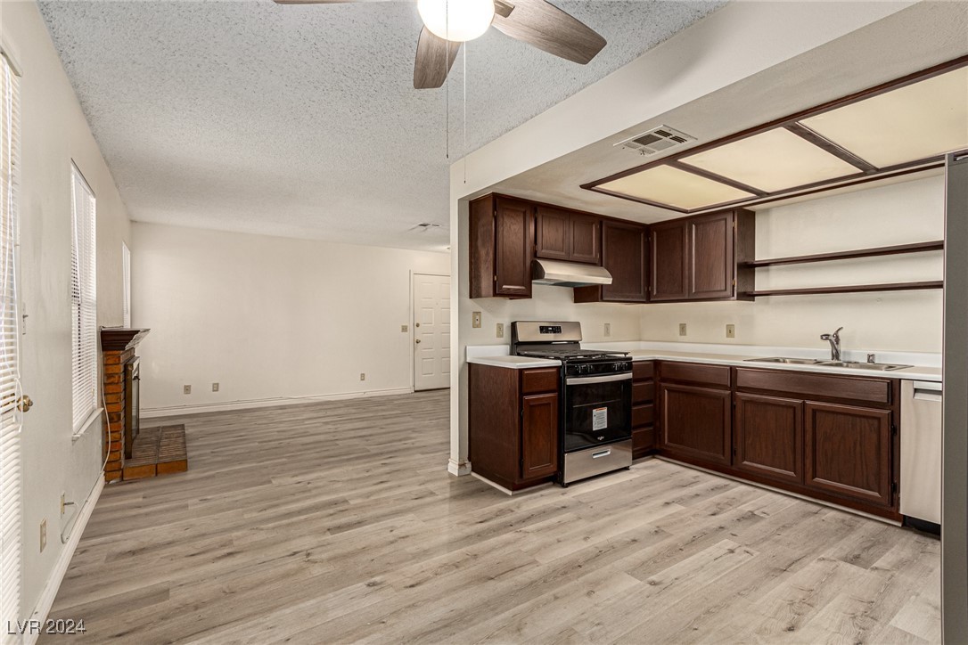 5576 West Rochelle Avenue 16B