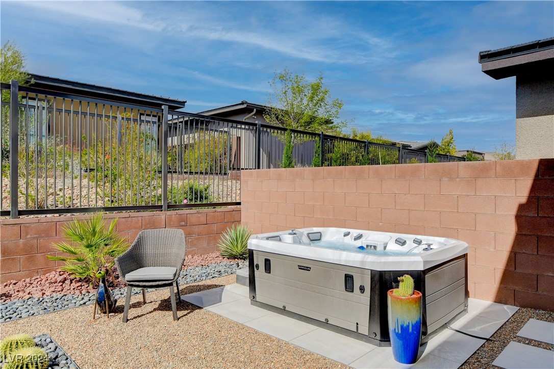 6703 Titanium Crest Street