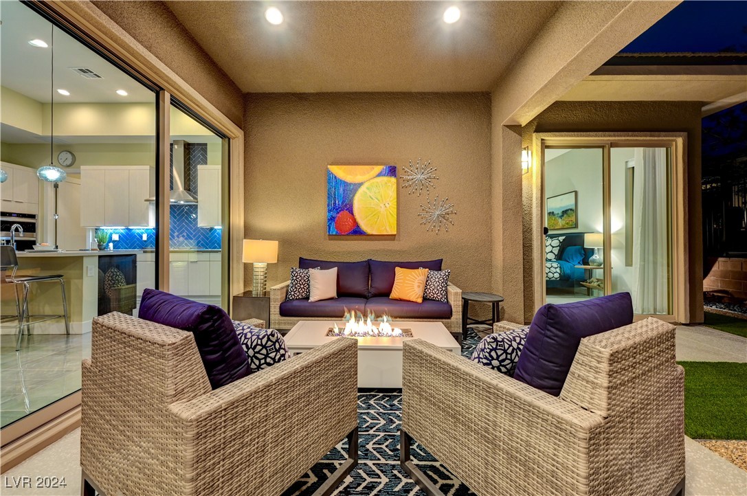 6703 Titanium Crest Street