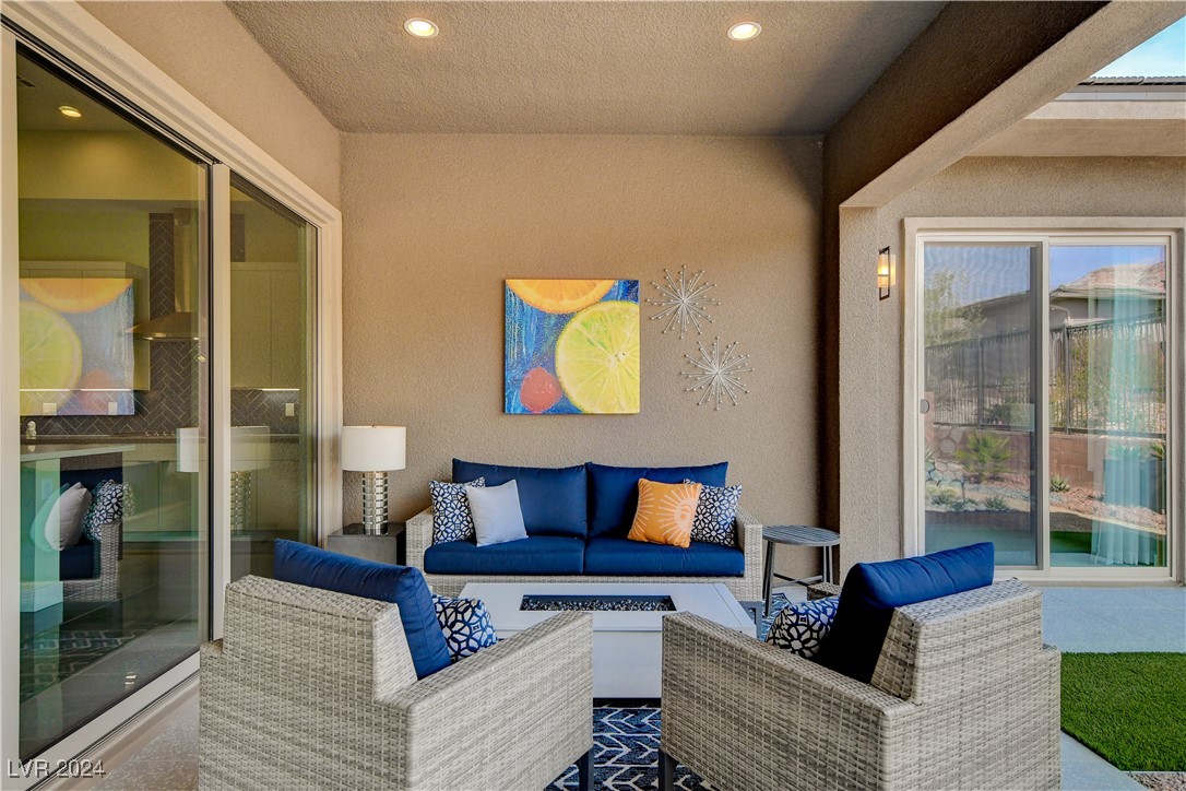 6703 Titanium Crest Street