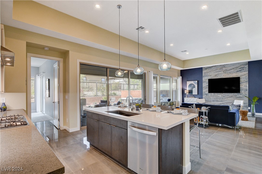 6703 Titanium Crest Street