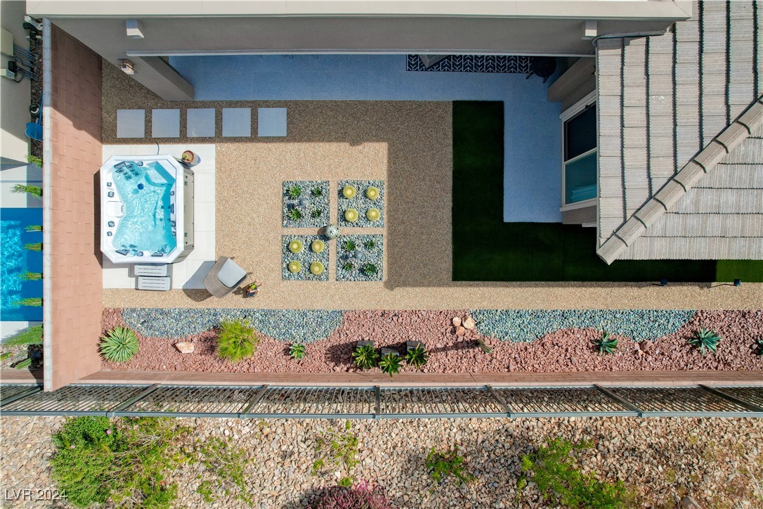 6703 Titanium Crest Street