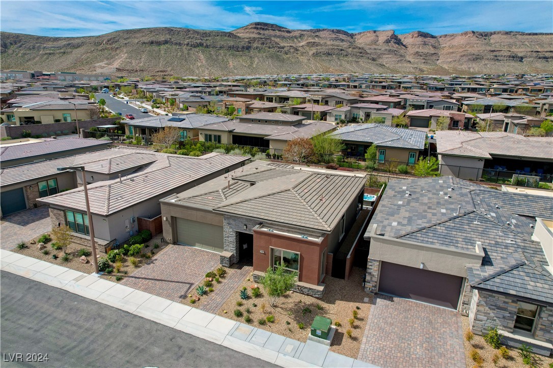 6703 Titanium Crest Street