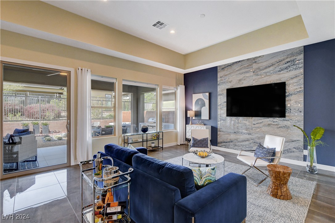 6703 Titanium Crest Street