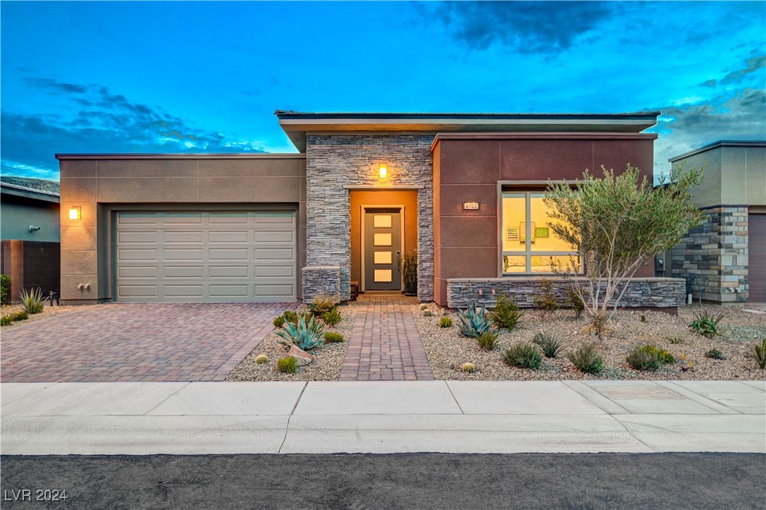 6703 Titanium Crest Street