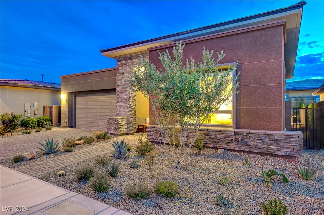 6703 Titanium Crest Street