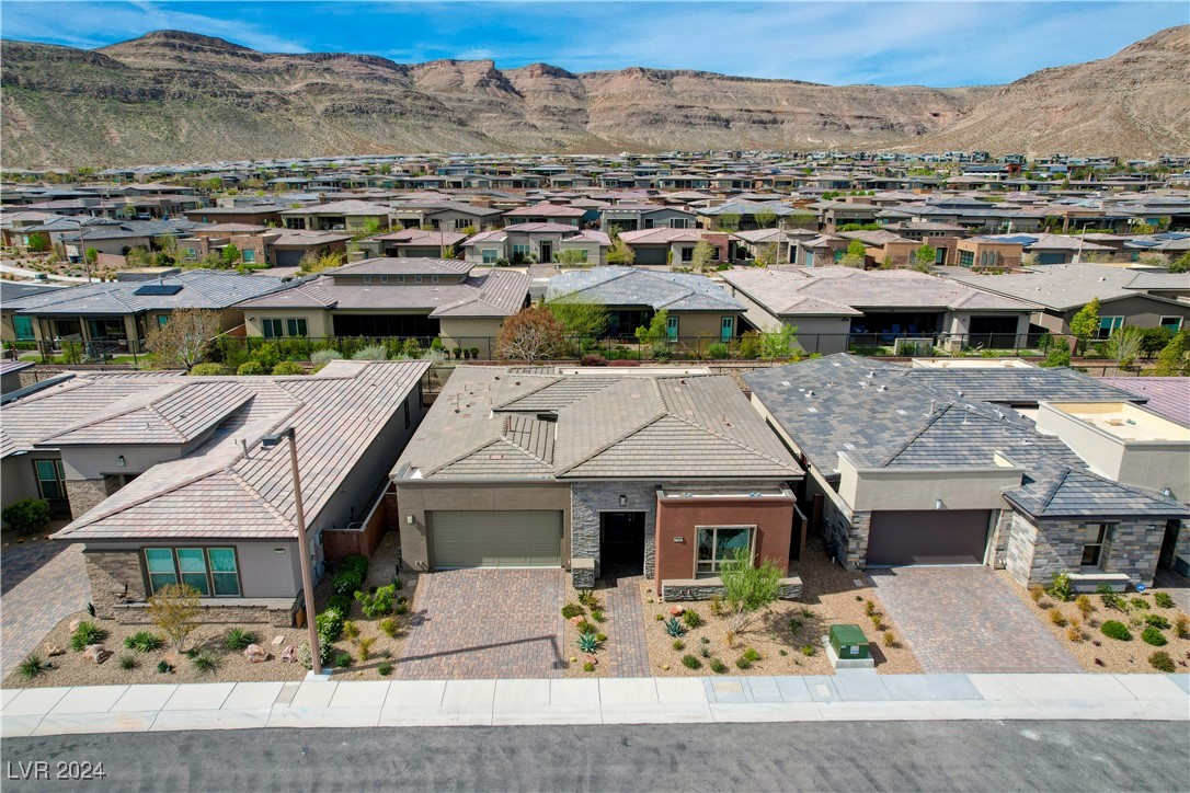 6703 Titanium Crest Street