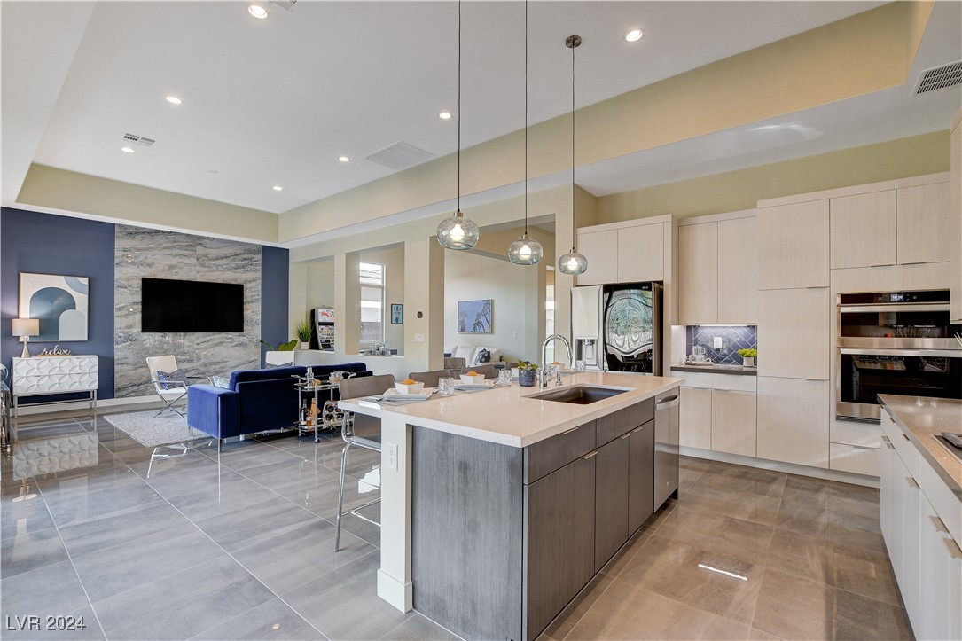 6703 Titanium Crest Street