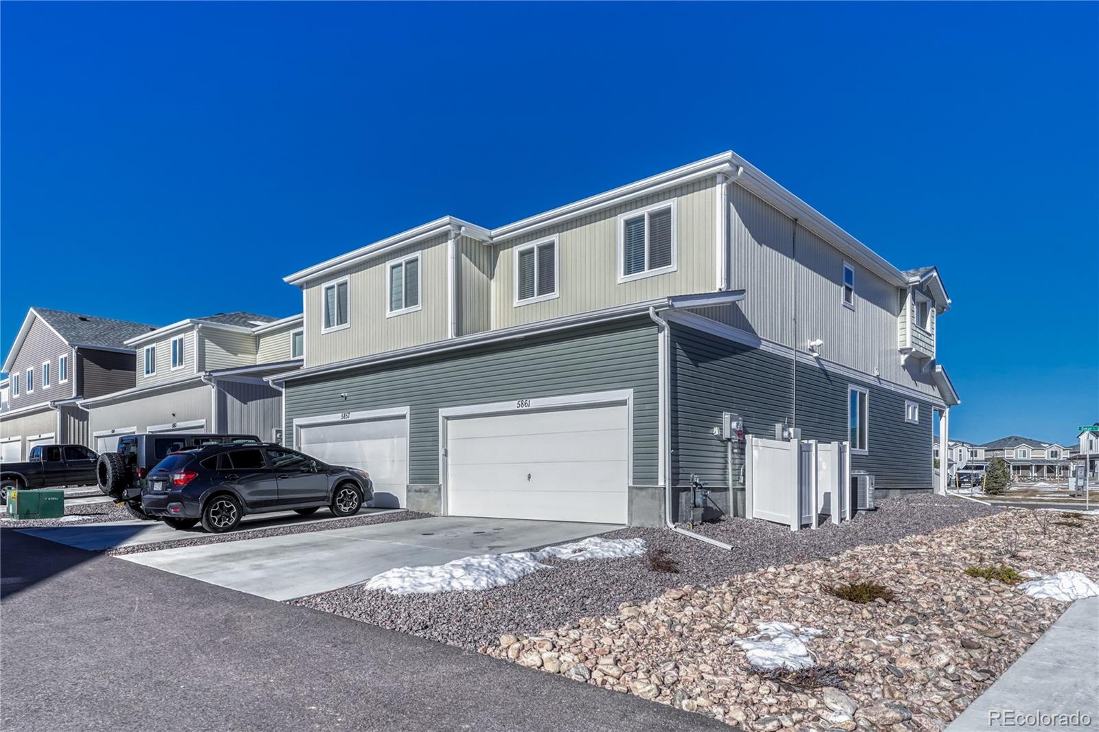 5861 Dakan Loop