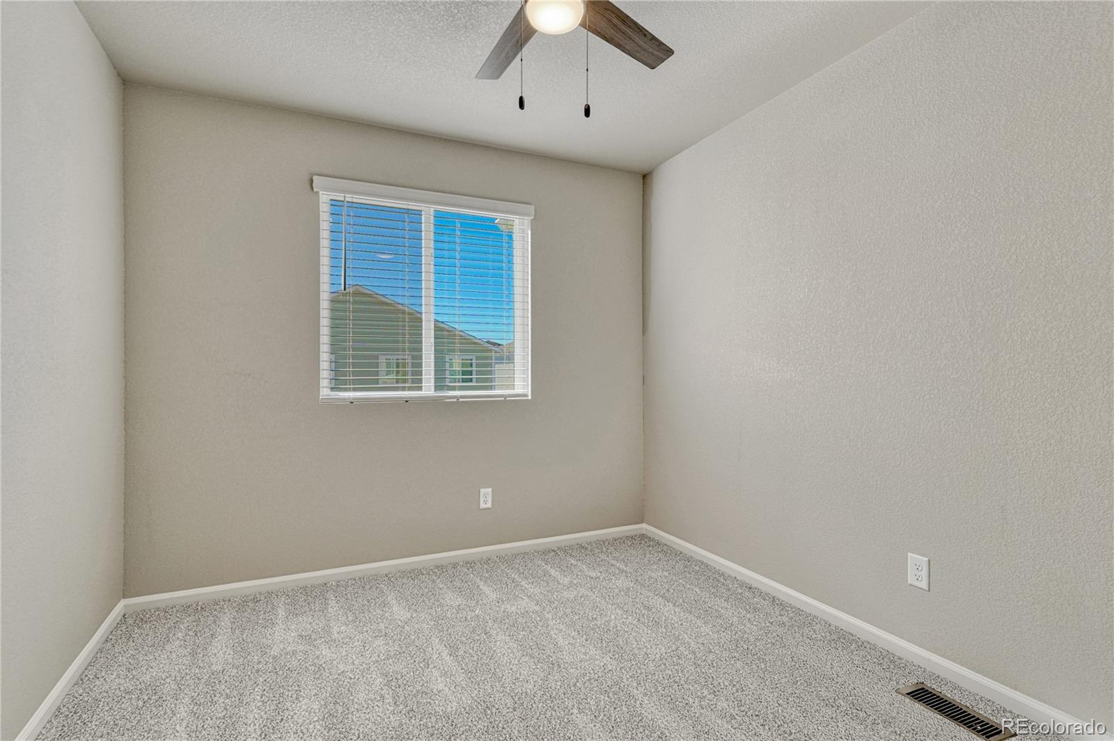 5861 Dakan Loop