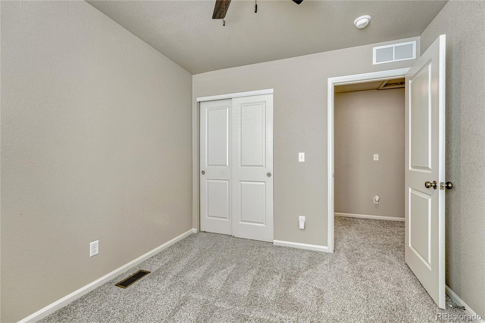 5861 Dakan Loop