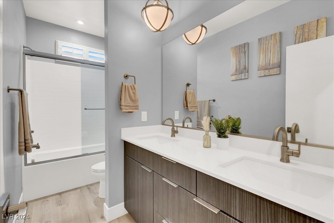 3219 Fountaintree Avenue