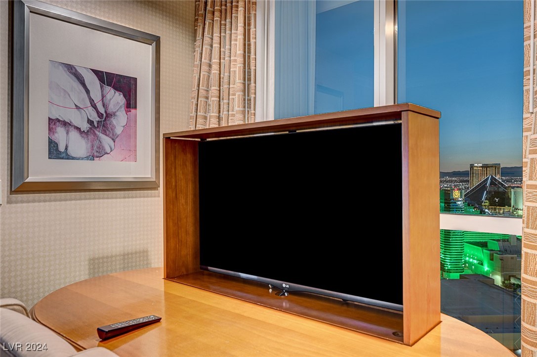 125 East HARMON Avenue 3501&3503