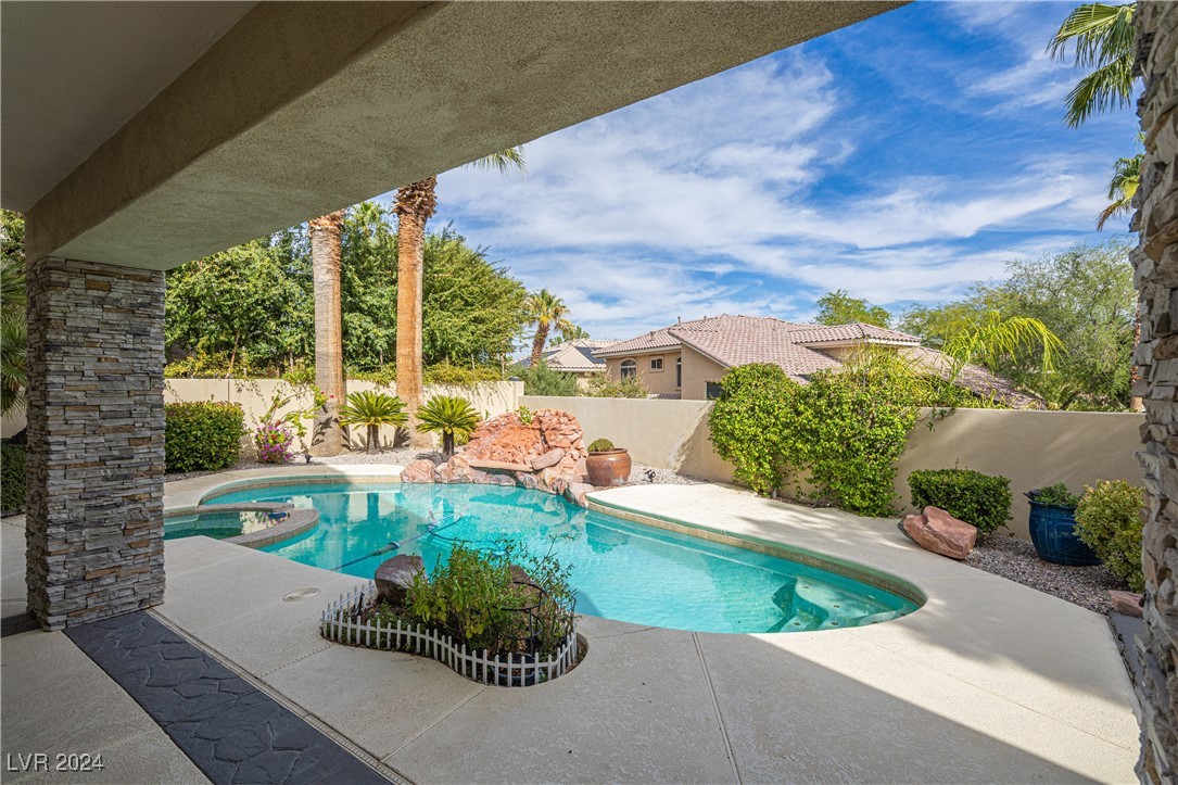 2000 Winter Wind Street