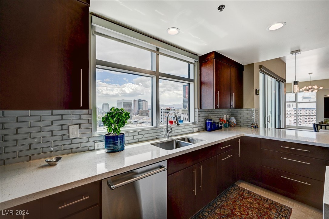 150 Las Vegas Boulevard 1607