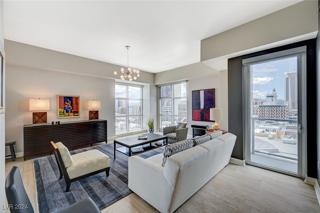 150 Las Vegas Boulevard 1607