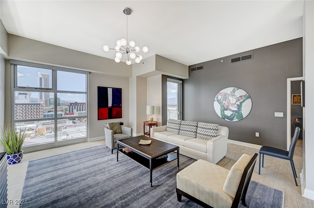 150 Las Vegas Boulevard 1607