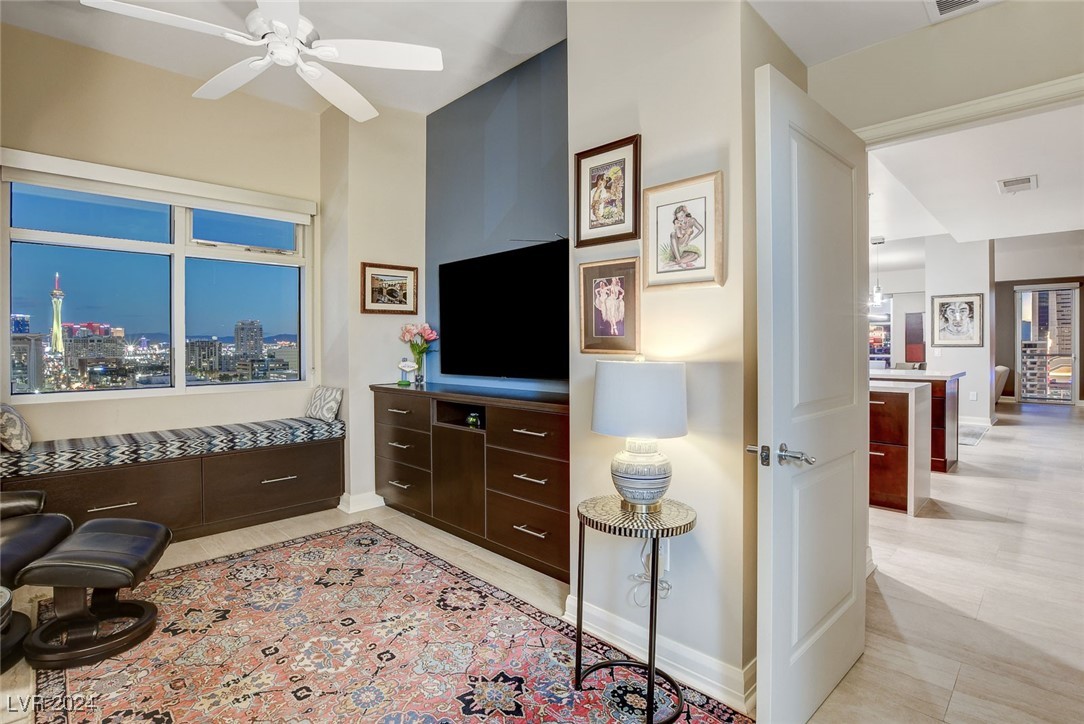 150 Las Vegas Boulevard 1607