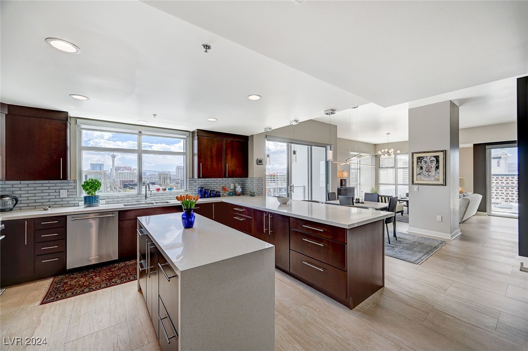 150 Las Vegas Boulevard 1607