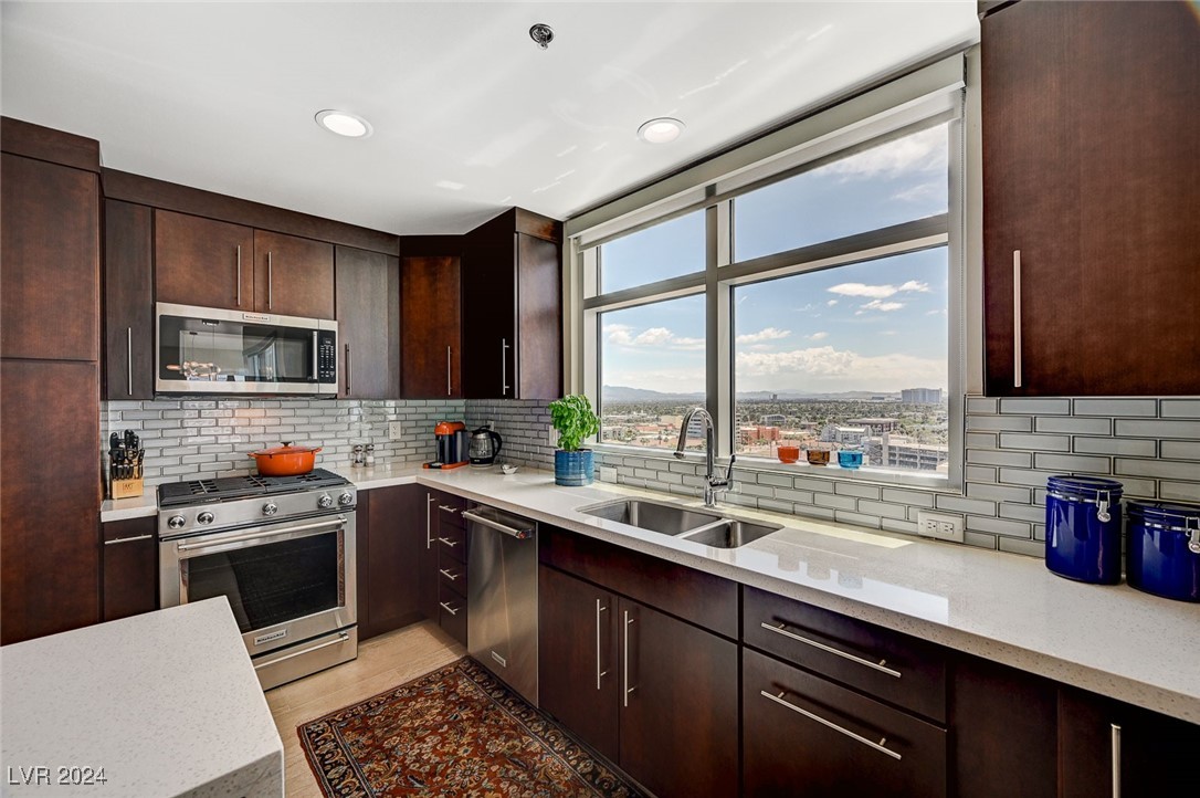 150 Las Vegas Boulevard 1607