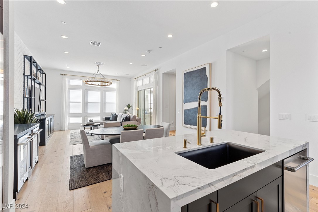 639 Sentinel Spire Street