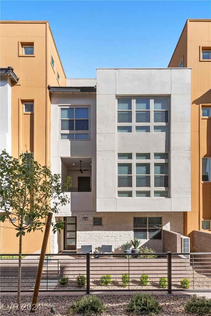 639 Sentinel Spire Street