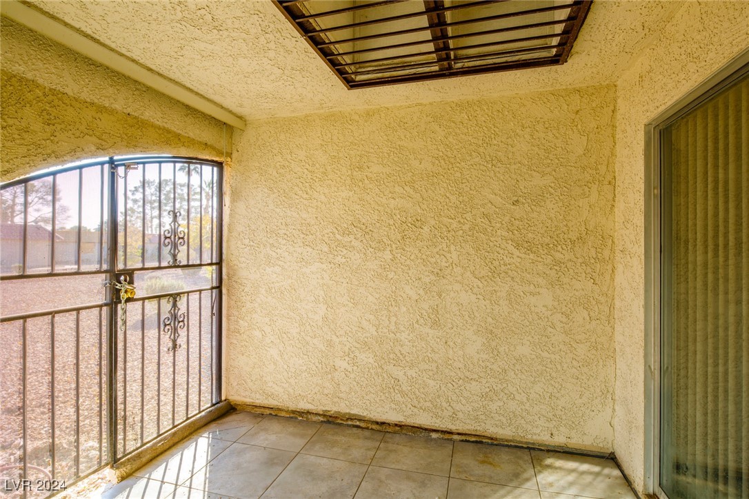 825 Hedge Way 4