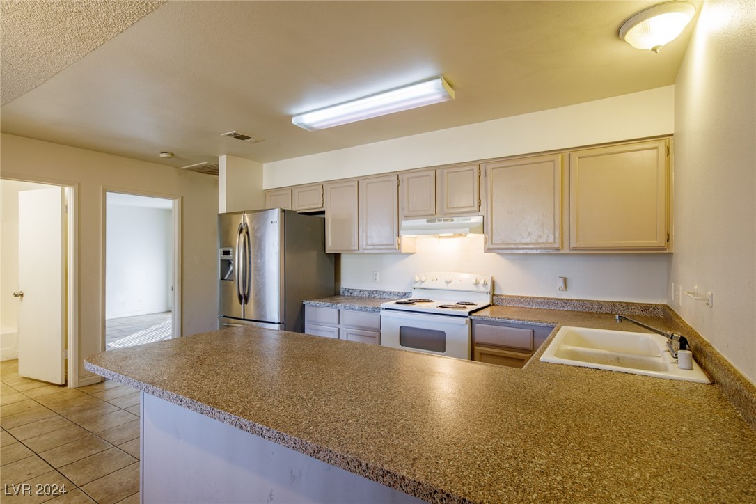 825 Hedge Way 4
