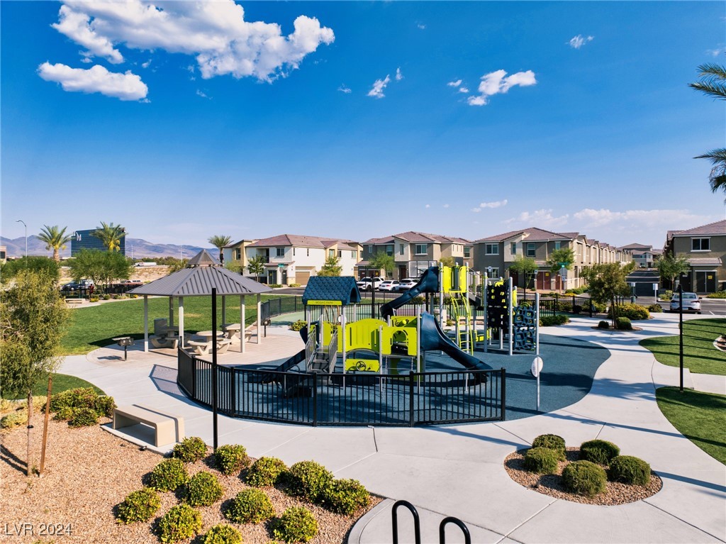 12328 Golden Wreath Road 4