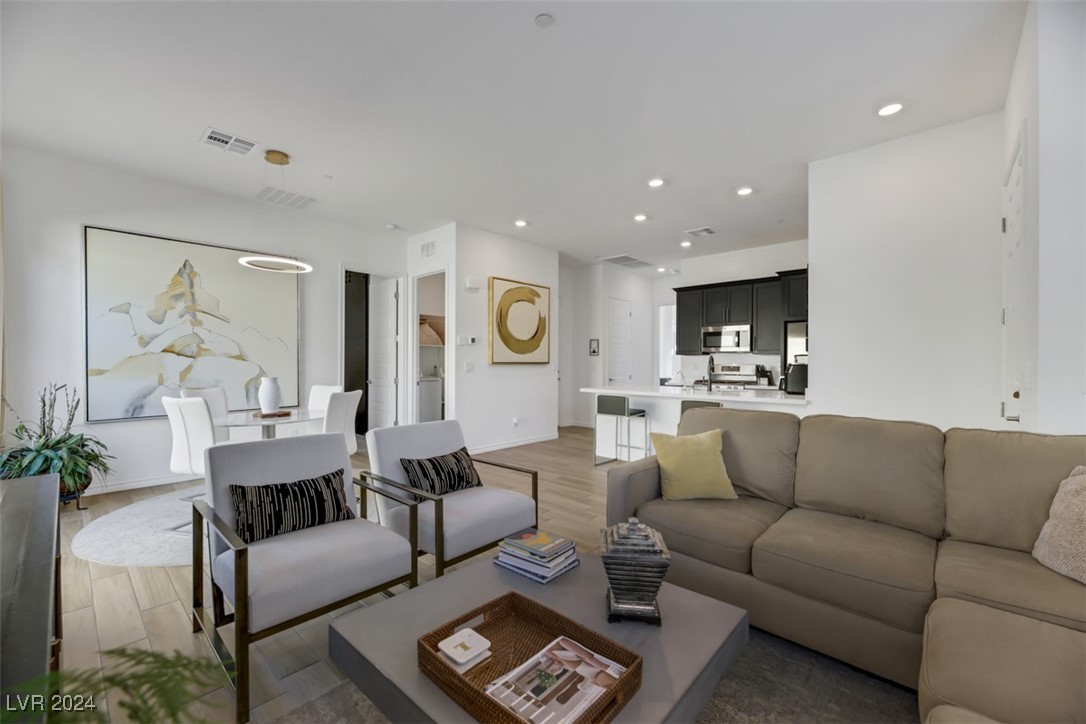 747 Armstrong Hills Street